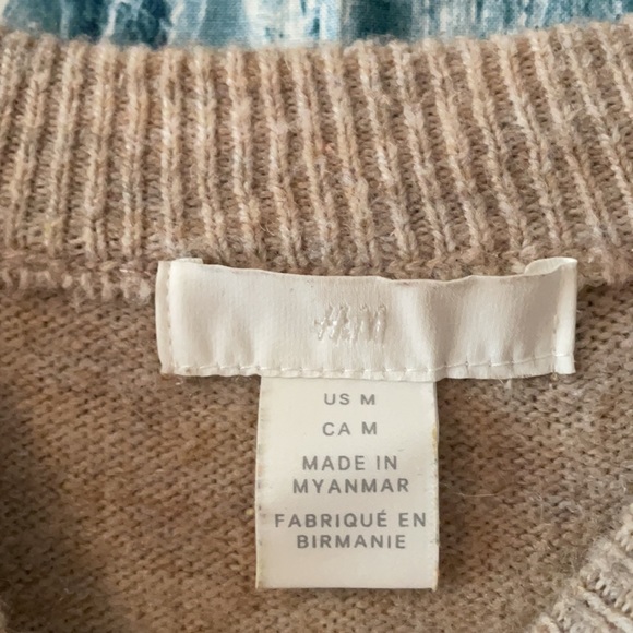 H&M knit sweater - Picture 3 of 3